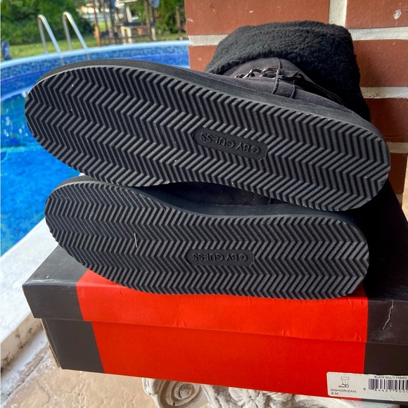 G by GUESS BOOTS — BLACK VEGAN SUEDE — UGG LOOK - Picture 8 of 15